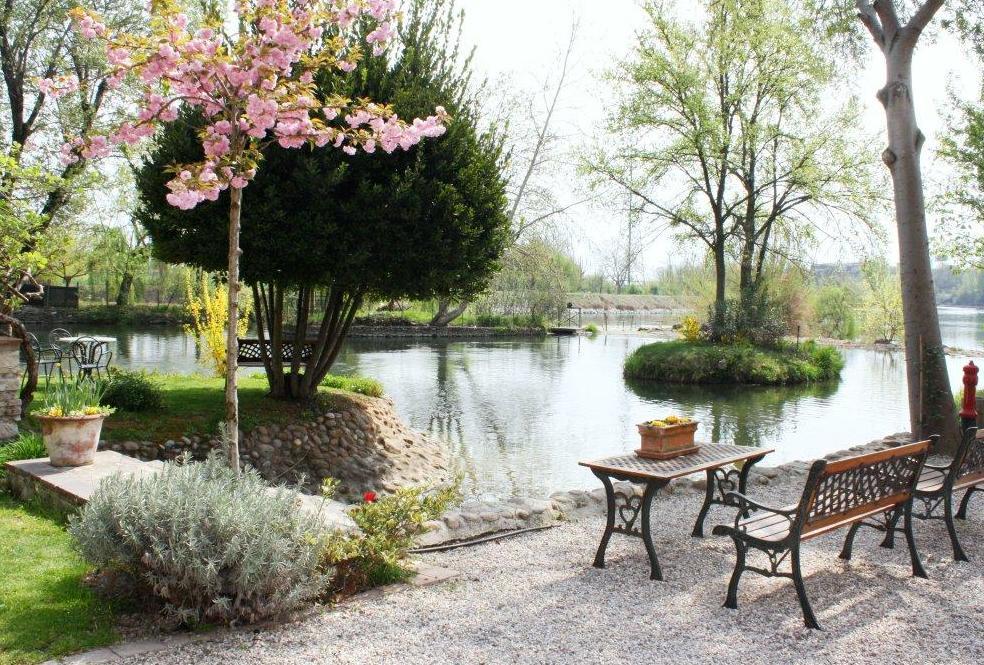 Agriturismo Villa Dei Mulini 沃尔塔曼托瓦纳 外观 照片