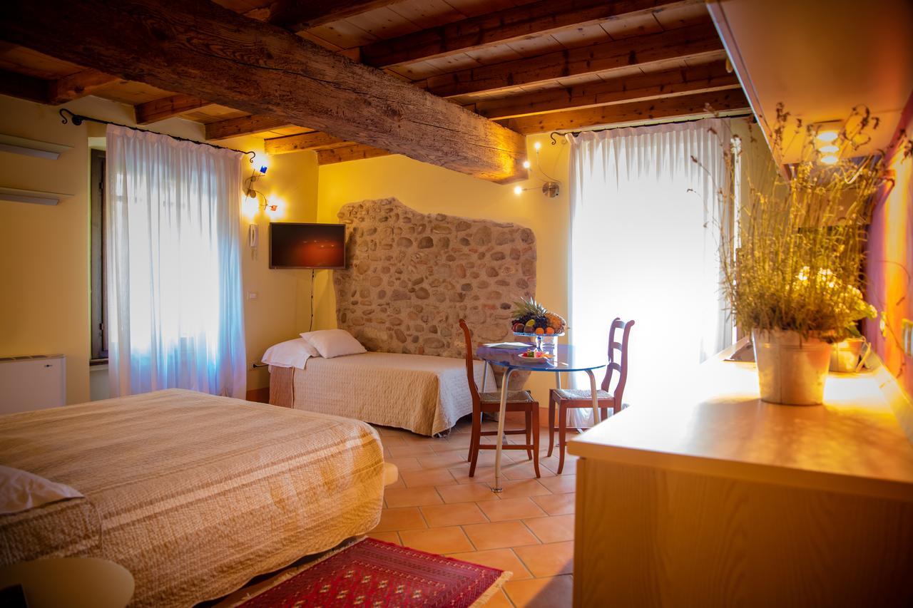 Agriturismo Villa Dei Mulini 沃尔塔曼托瓦纳 外观 照片